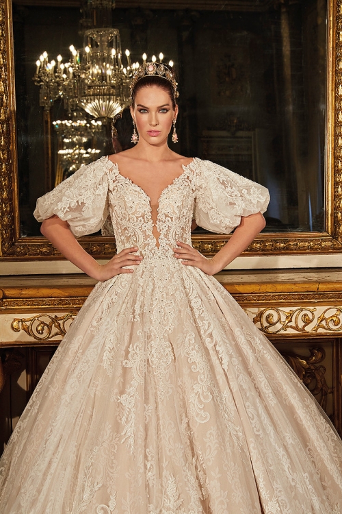Demetrios DP458 - Closeup